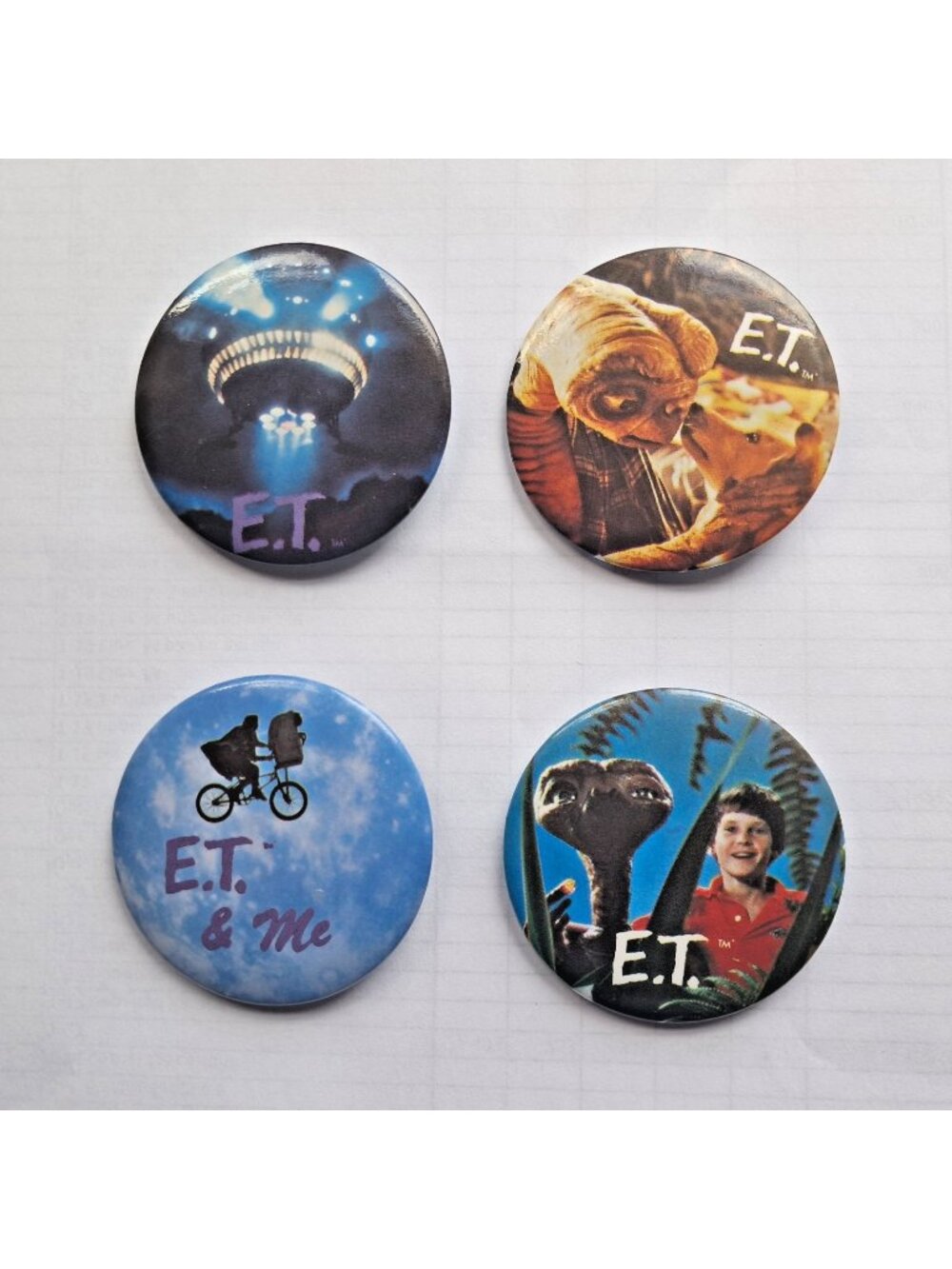 E.T. The Extraterrestrial Set of 4 Pinbacks -Universal Studios-1982-Vintage